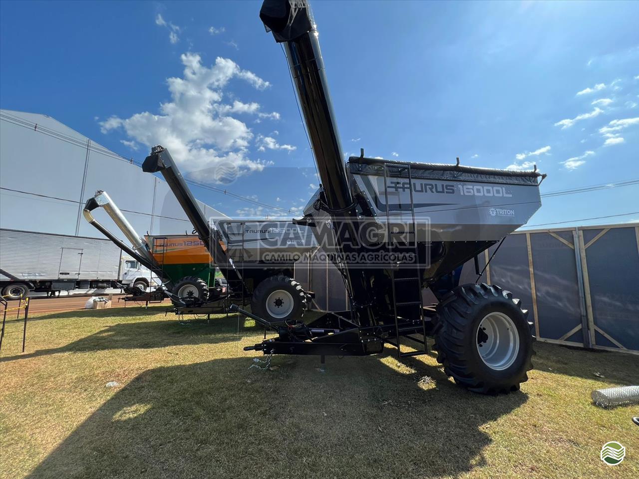 IMPLEMENTOS AGRICOLAS CARRETA BAZUKA GRANELEIRA 16000 Camagri - Camilo Máquinas Agrícolas - Agrale GOIANIA GOIAS GO